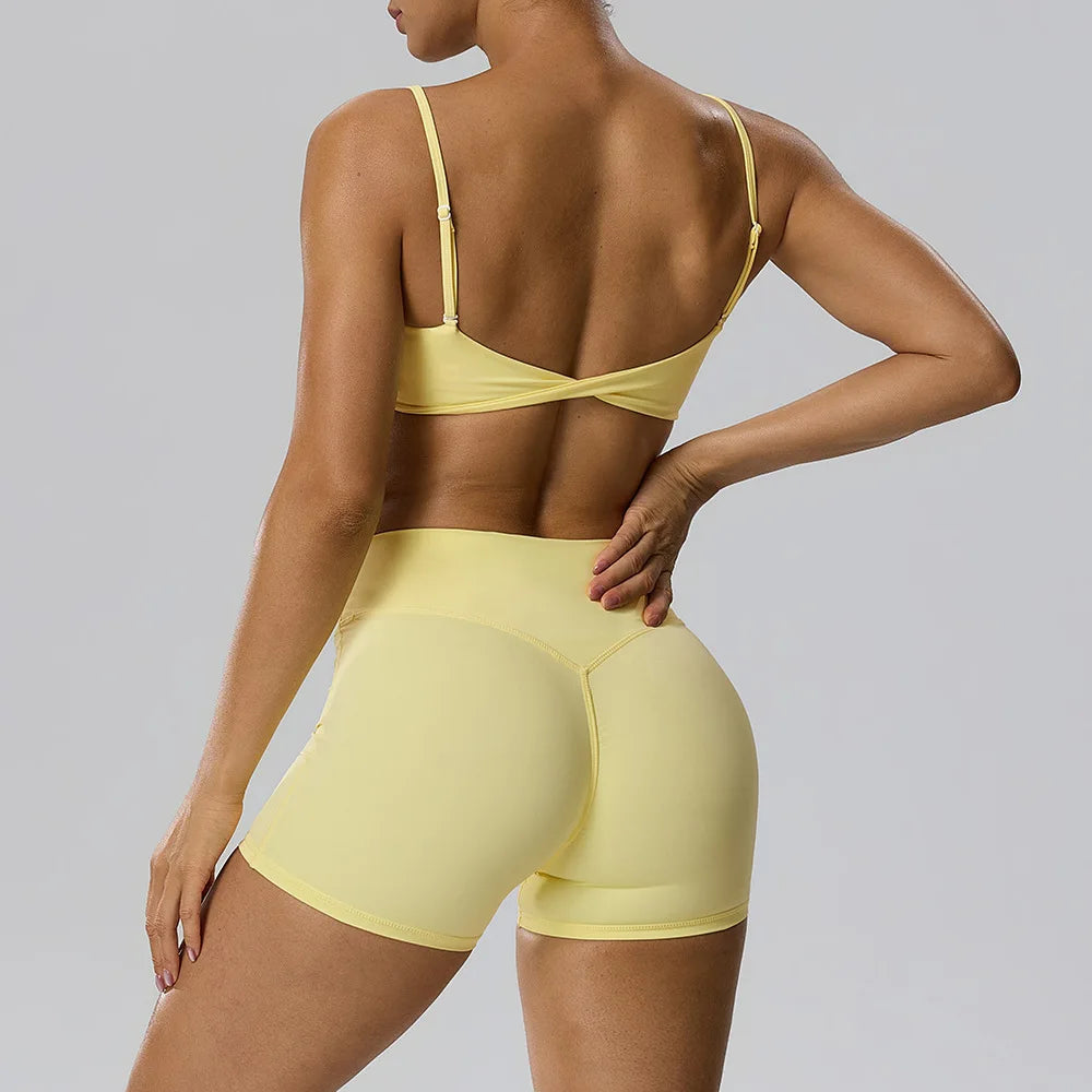 RAVGYM Set 3 en 1 — Sujetador Deportivo + Shorts + Leggings Peach Hip